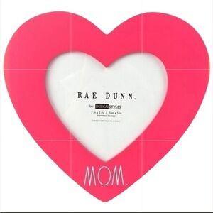 Rae Dunn - ‘Mom’ Heart Picture Frame. NWT